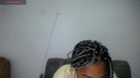 Emilyhines online show from April 17, 11:29 pm