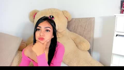 Snapshot of emilylittle___ chatting on October 2, 12:15 pm EMI online show from October 2, 12:15 pm