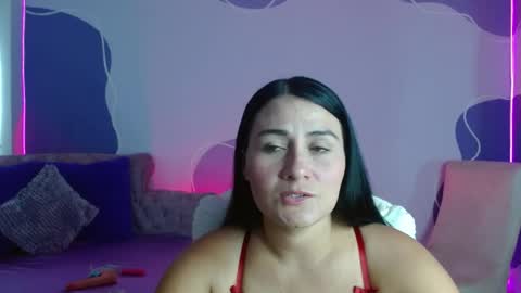 emilylondon_22 online show from April 9, 1:50 pm