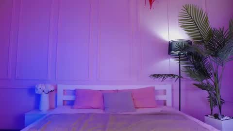 Emily online show from April 13, 7:07 pm