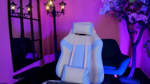 EMILY  online show from February 4, 5:28 pm