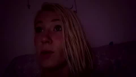 Snapshot of emilywarren296 chatting on September 30, 11:42 am emilywarren296 online show from September 30, 11:42 am