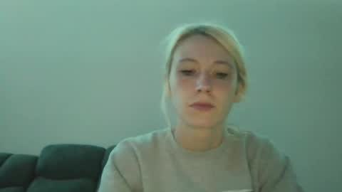 Snapshot of emilywarren296 chatting on October 19, 2:22 pm emilywarren296 online show from October 19, 2:22 pm