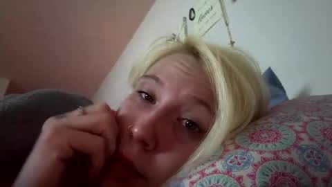 Snapshot of emilywarren296 chatting on September 29, 11:31 am emilywarren296 online show from September 29, 11:31 am