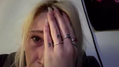 Snapshot of emilywarren296 chatting on October 8, 12:44 pm emilywarren296 online show from October 8, 12:44 pm