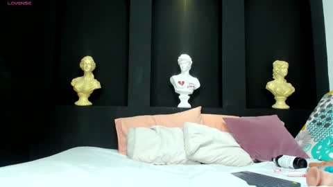 emilyy_r online show from March 13, 7:17 pm