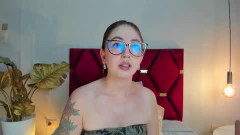 Emilyy Watson online show from November 12, 12:46 am
