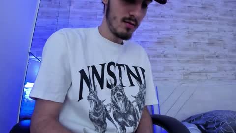 emir_ozan online show from January 7, 5:29 pm