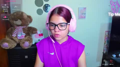emma_boo_ online show from March 8, 2:54 pm