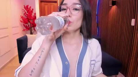 emma_caarter online show from July 18, 3:30 am