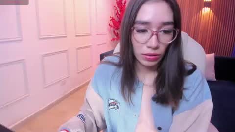 emma_caarter online show from July 9, 3:21 am