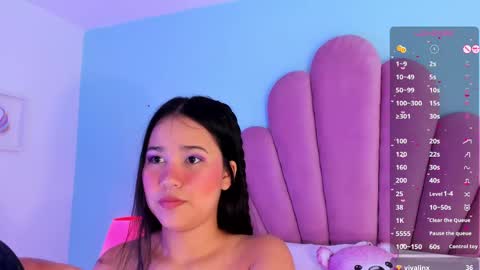 Snapshot of emma_clarke_ chatting on October 4, 4:32 am emma online show from October 4, 4:32 am
