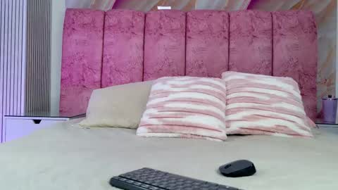 Emma online show from February 3, 3:04 am