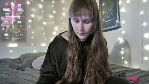 emma_just online show from April 14, 8:39 am
