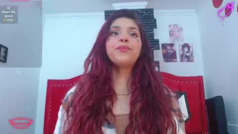 Snapshot of emma_lenox chatting on October 22, 2:30 pm Sara online show from October 22, 2:30 pm