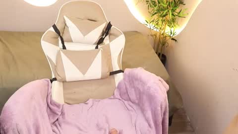 Emma online show from October 22, 6:05 am