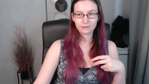 Snapshot of emma_lust94 chatting on February 6, 11:20 am emma online show from February 6, 11:20 am