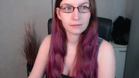 Snapshot of emma_lust94 chatting on February 12, 10:03 am emma online show from February 12, 10:03 am