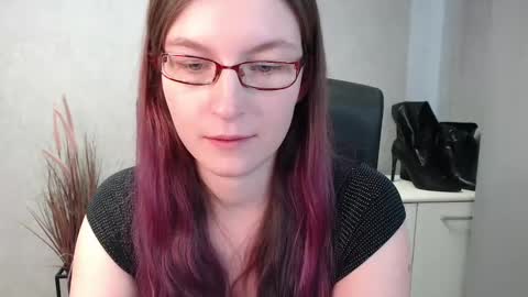 Snapshot of emma_lust94 chatting on February 18, 1:11 pm emma online show from February 18, 1:11 pm