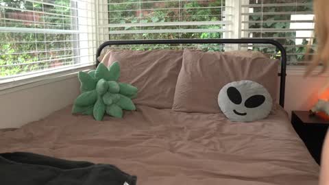 Emma Ruby online show from December 27, 5:05 pm