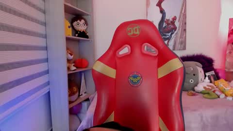 EMMA  online show from December 18, 1:34 am