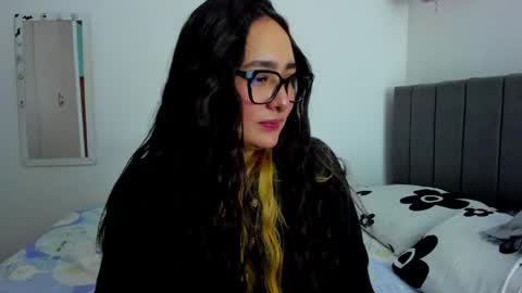 Emma online show from April 17, 1:41 am