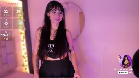 emma_woods__ online show from December 4, 6:33 pm