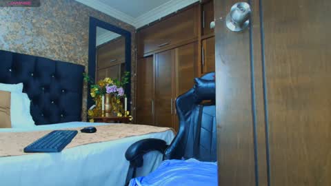 Emma online show from February 8, 7:38 pm