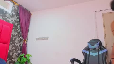 emmaalennox online show from April 8, 7:17 pm