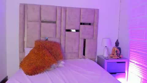 emma becket online show from October 26, 3:40 am