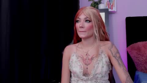 Emma  online show from January 8, 9:31 pm