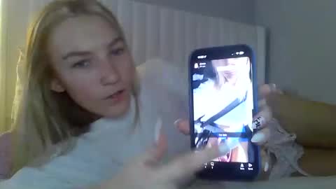 Emmaxbrooksxo online show from March 2, 4:06 am