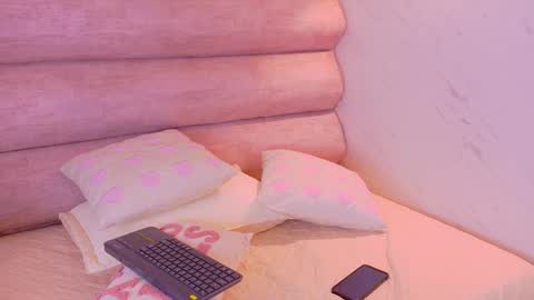 Emma online show from March 14, 2:21 pm