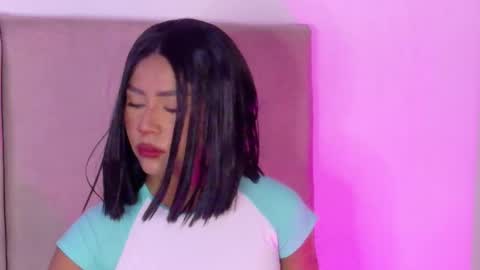 E M M A  online show from March 5, 5:00 pm