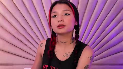 Snapshot of emmaduff_ chatting on October 21, 11:37 am           online show from October 21, 11:37 am