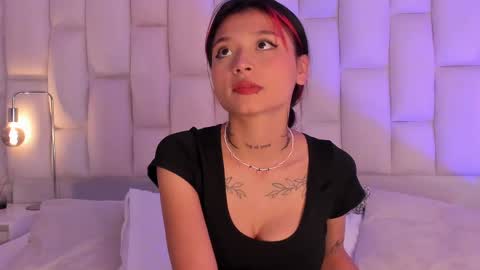 Snapshot of emmaduff_ chatting on September 22, 12:20 pm           online show from September 22, 12:20 pm