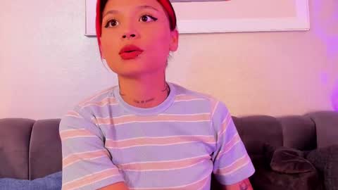 Snapshot of emmaduff_ chatting on October 8, 11:49 am           online show from October 8, 11:49 am