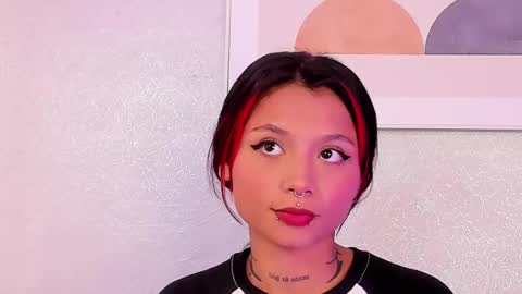 Snapshot of emmaduff_ chatting on October 9, 11:59 am           online show from October 9, 11:59 am