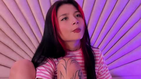 Snapshot of emmaduff_ chatting on September 30, 12:15 pm           online show from September 30, 12:15 pm