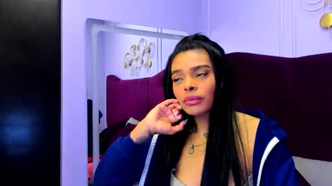 emmaebony_ online show from February 9, 1:04 pm