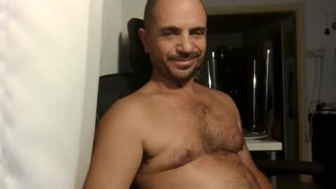 Ariel online show from November 5, 9:39 pm