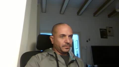 Ariel online show from November 9, 9:50 pm