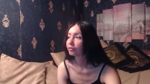 EmmaGoldX online show from October 31, 9:10 am