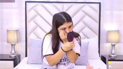 Emma Lee online show from April 15, 6:44 pm