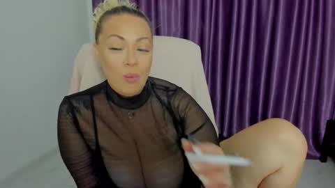 Emma online show from September 14, 9:49 pm