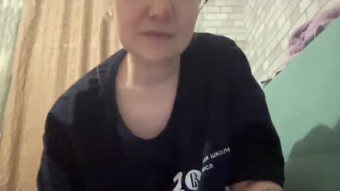 emmanoir_ online show from March 5, 10:21 pm