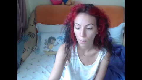 Snapshot of emmatoo95 chatting on September 17, 9:13 am Emmatoo online show from September 17, 9:13 am