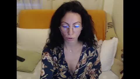 Snapshot of emmatoo95 chatting on October 11, 3:37 pm Emmatoo online show from October 11, 3:37 pm