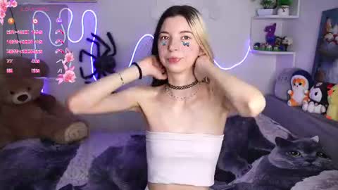 emmie_everly online show from August 6, 5:27 am