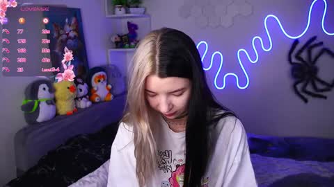 emmie_everly online show from April 10, 8:57 pm